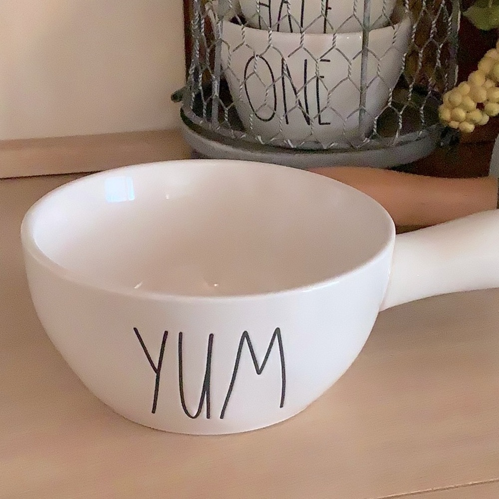 🆕 Rae Dunn 2019 YUM Snack bowl crock